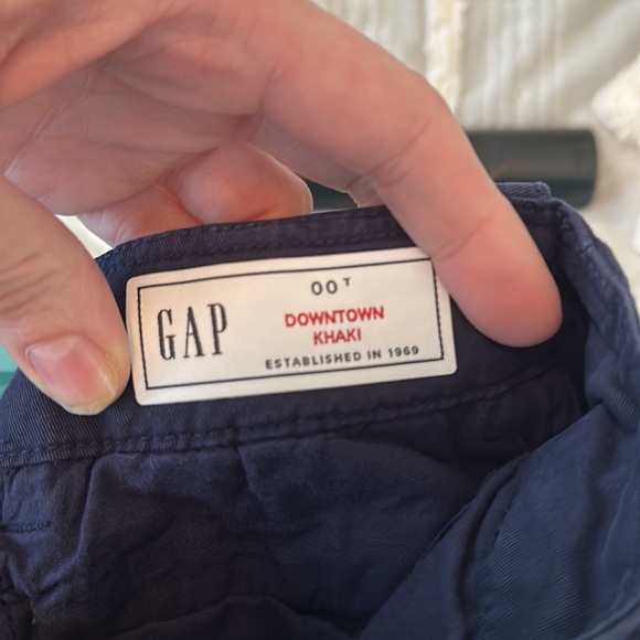 Gap Downtown Khakis with Washwell 00T - Picture 4 of 4